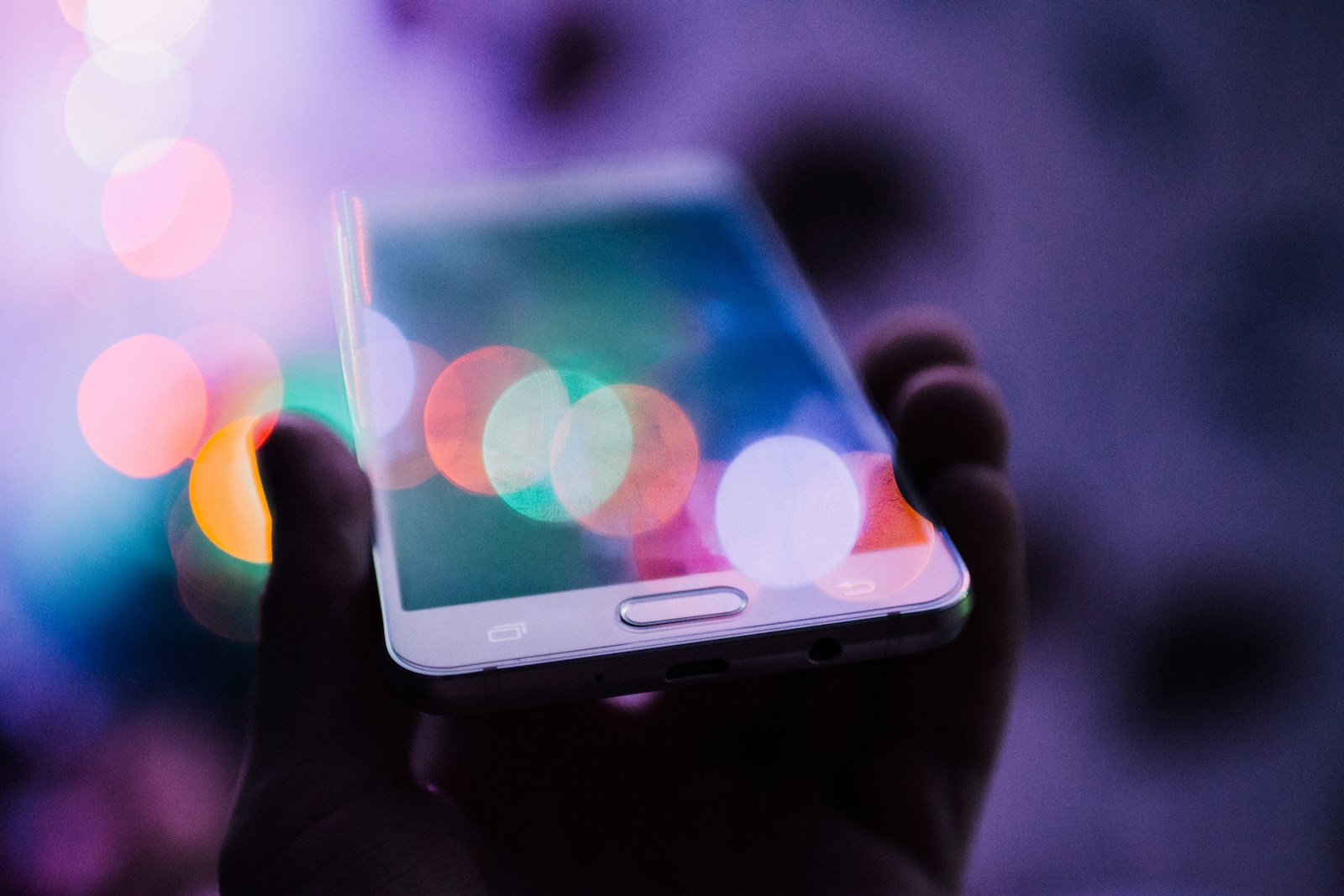 The Ultimate Smartphone Shootout: A Review of the Latest Flagship Devices