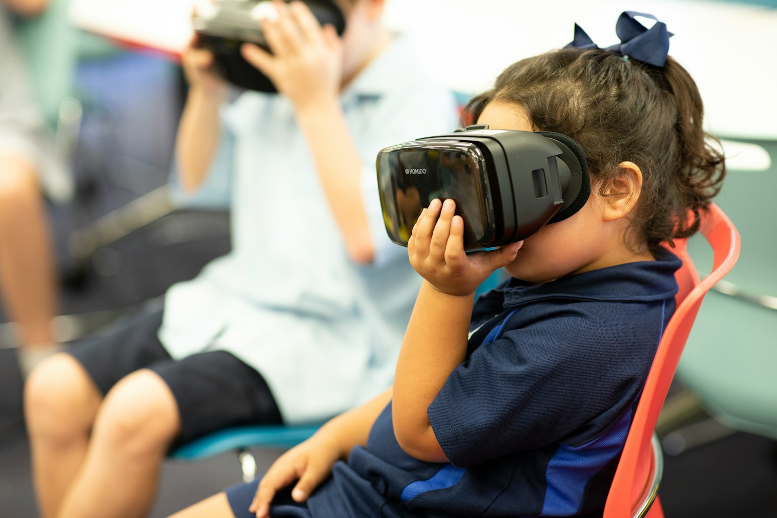 Virtual Reality in Education: Revolutionizing Learning Through Immersive Experiences